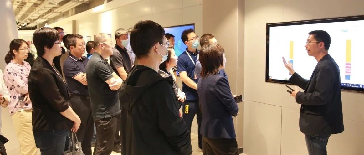 北京市委党校中青班到J9.COM科技参观调研